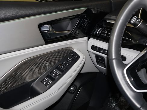 Certified 2024 Acura MDX w/Technology Package image 31