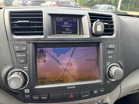 Used 2011 Toyota Highlander SE w/ Tow Pkg AWD/4WD image 19