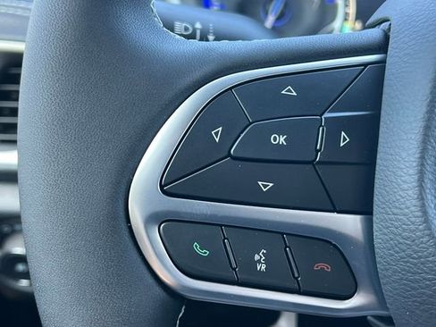 New 2026 Chrysler Pacifica Select AWD/4WD image 18