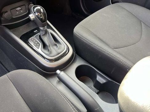 Used 2012 Kia Soul + w/ Audio Pkg FWD image 31