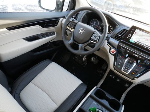 Certified 2026 Honda Odyssey Elite image 9