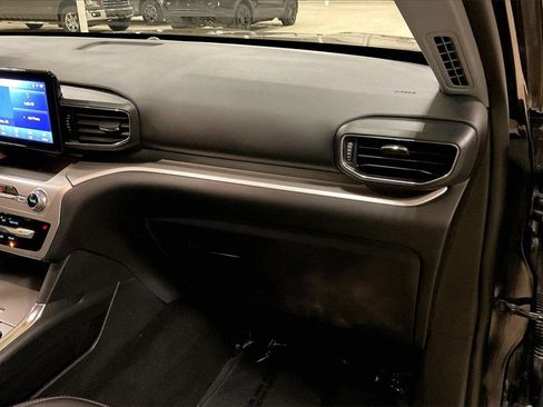Certified 2022 Ford Explorer XLT w/ Equipment Group 202A image 15