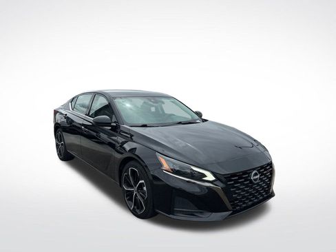 Used 2023 Nissan Altima 2.5 SR FWD image 7