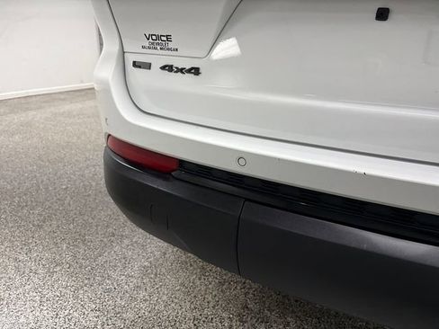 Used 2021 Jeep Grand Cherokee L Laredo image 29