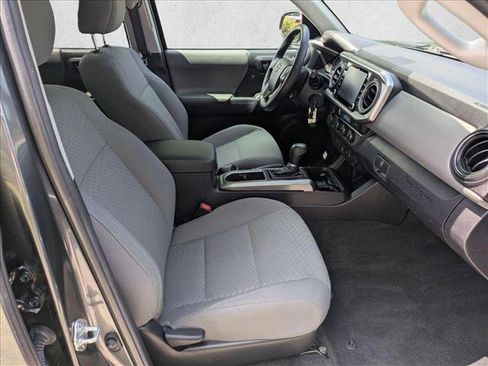 Used 2022 Toyota Tacoma SR5 AWD/4WD image 19