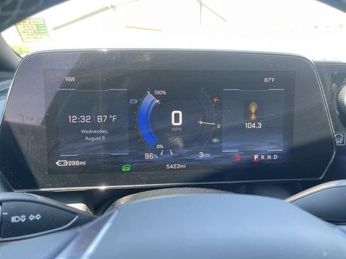 Used 2026 Chevrolet Equinox EV LT w/ Comfort Package AWD/4WD image 12