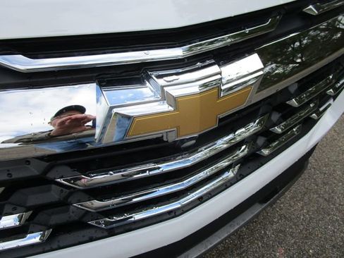 New 2026 Chevrolet Equinox LT w/ Convenience Package II FWD image 24