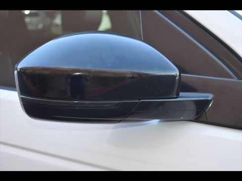 Used 2019 Land Rover Discovery Sport SE image 52