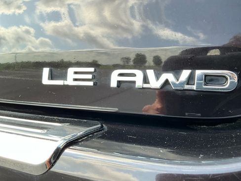 Used 2020 Toyota Highlander LE AWD/4WD image 17