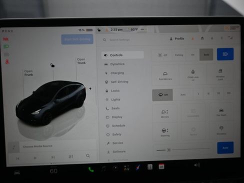 Used 2024 Tesla Model Y 2WD image 18