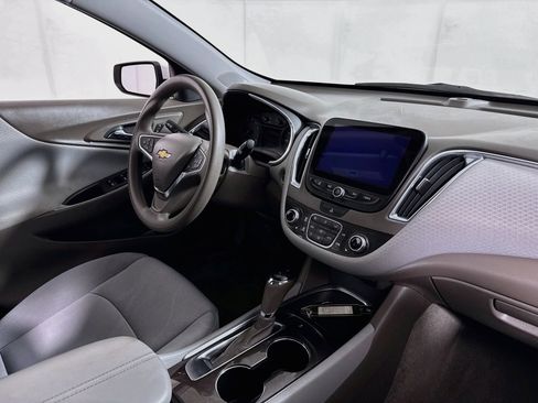 Used 2019 Chevrolet Malibu LT FWD image 27