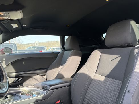 Used 2019 Dodge Challenger SXT image 23