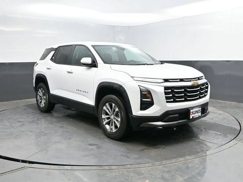 Used 2025 Chevrolet Equinox LT FWD image 6