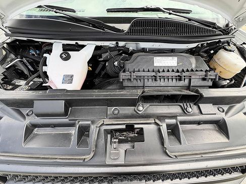 Used 2025 Chevrolet Express 2500 Extended RWD image 19