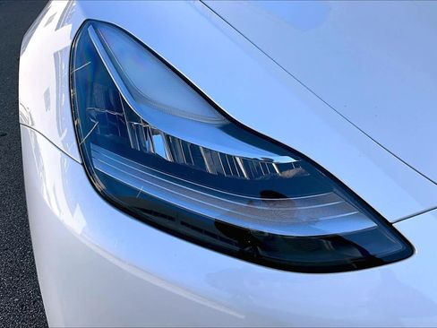 Used 2021 Tesla Model Y Long Range image 26