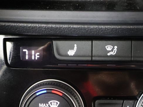 Used 2024 Volkswagen Jetta SE w/ Panoramic Sunroof Package image 44