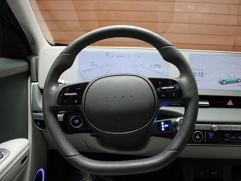 Used 2024 Hyundai Ioniq 5 Limited image 24