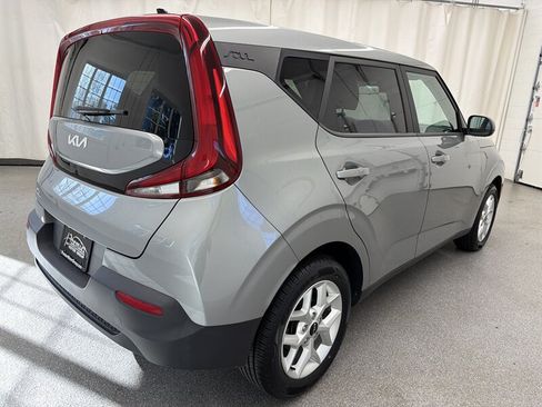 Used 2022 Kia Soul LX w/ Technology Package FWD image 5