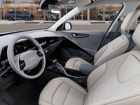 New 2025 Kia Niro EX image 17
