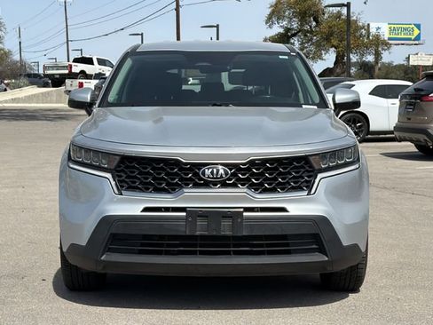 Used 2021 Kia Sorento LX image 2