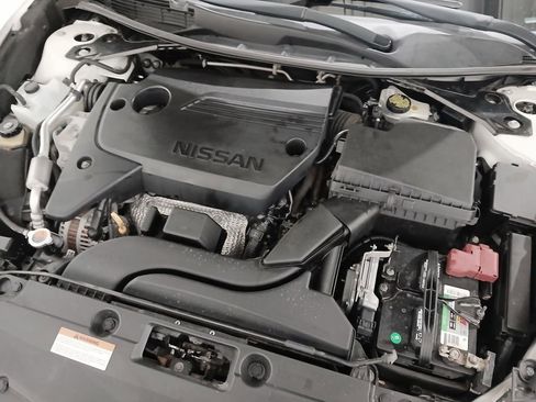 Used 2017 Nissan Altima 2.5 SL w/ Moonroof Package FWD image 31