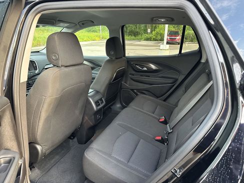 Used 2024 GMC Terrain SLE w/ Driver Convenience Package AWD/4WD image 16