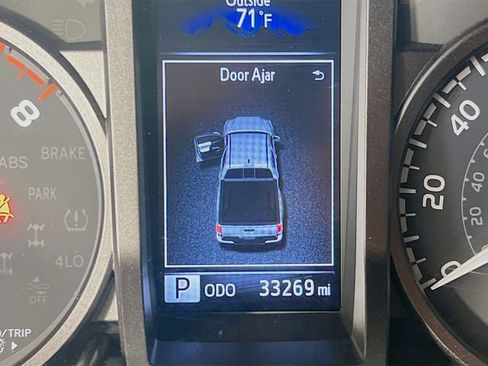 Used 2023 Toyota Tacoma TRD Off-Road image 12