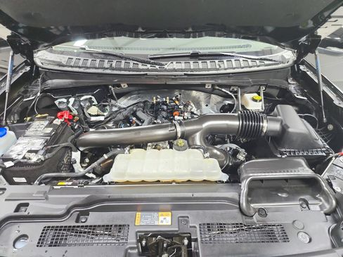 Used 2025 Ford Expedition Active AWD/4WD image 18