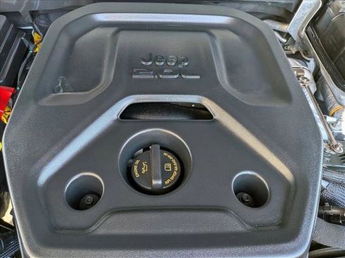 Used 2023 Jeep Wrangler Unlimited AWD/4WD image 23