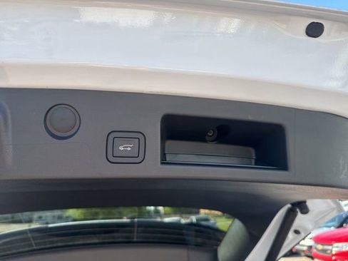 Used 2026 Chevrolet Equinox RS FWD image 27