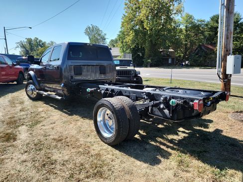 New 2026 RAM 5500 4x4 Crew Cab image 21