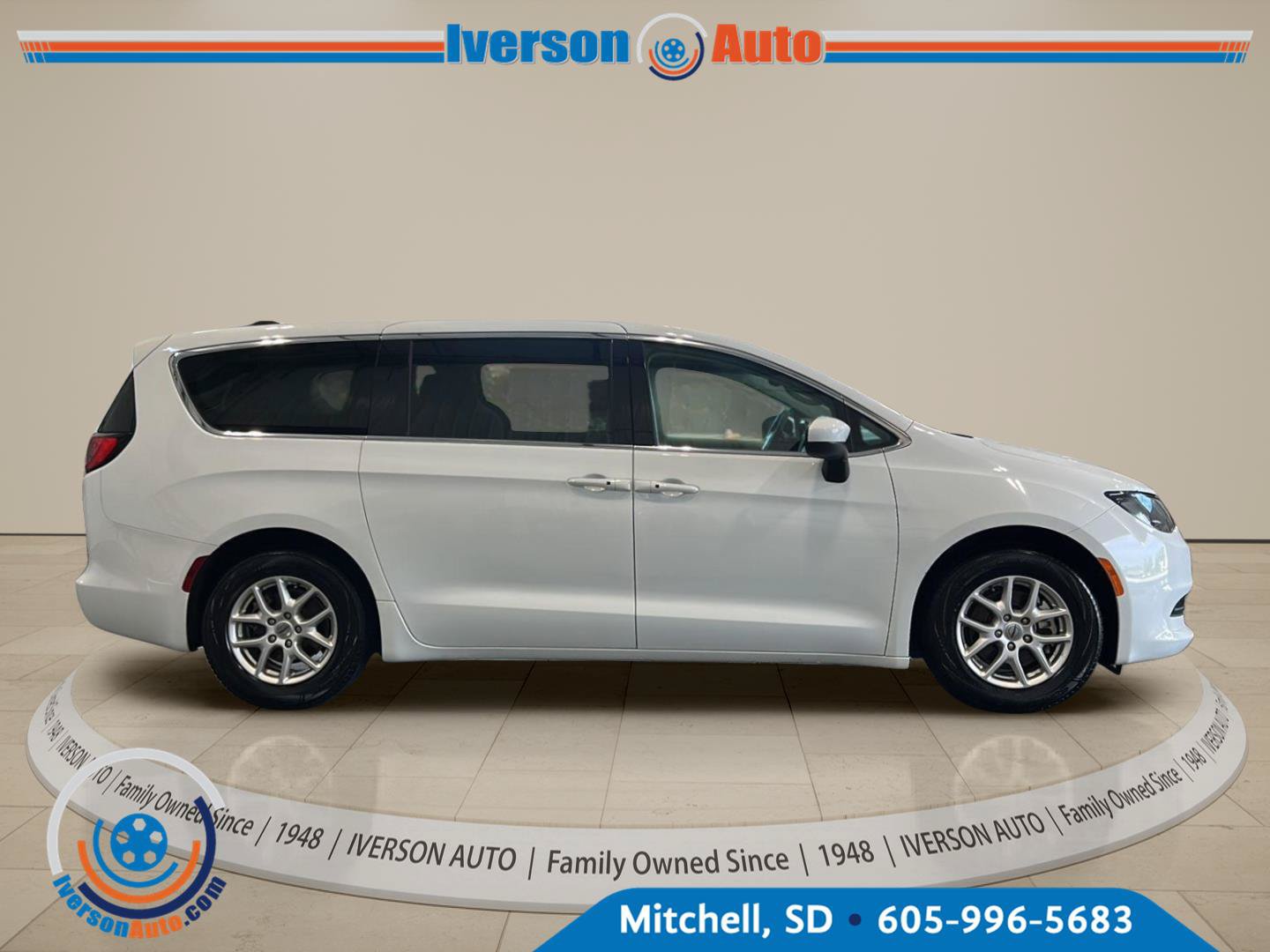 Used 2023 Chrysler Voyager LX FWD image 8