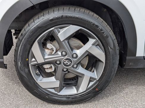 Used 2023 Hyundai Venue Limited w/ Cargo Package FWD image 10