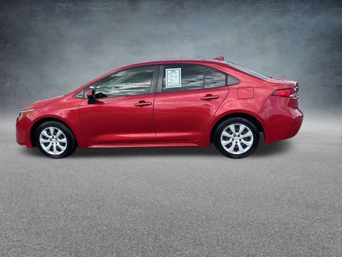 Used 2021 Toyota Corolla LE image 7