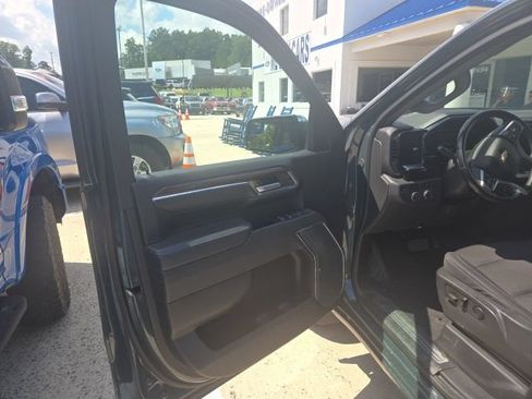 Used 2025 Chevrolet Silverado 1500 LT AWD/4WD image 39