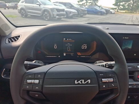 New 2026 Kia K4 FWD image 13
