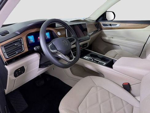 Used 2024 Volkswagen Atlas SE image 9