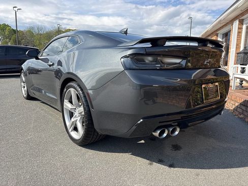 Used 2017 Chevrolet Camaro SS image 9