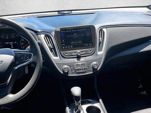 Used 2024 Chevrolet Malibu LS FWD image 8