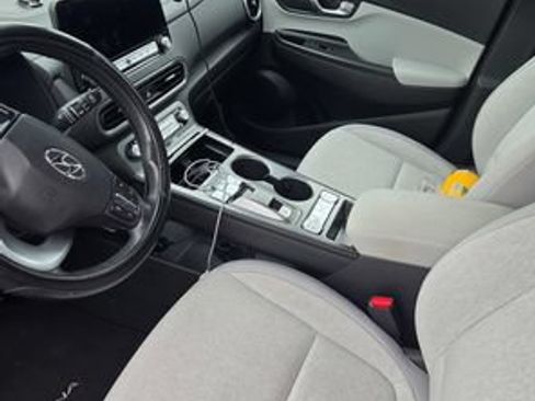 Used 2023 Hyundai Kona SEL w/ Cargo Package FWD image 4