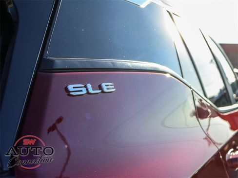 Used 2024 GMC Terrain SLE image 10