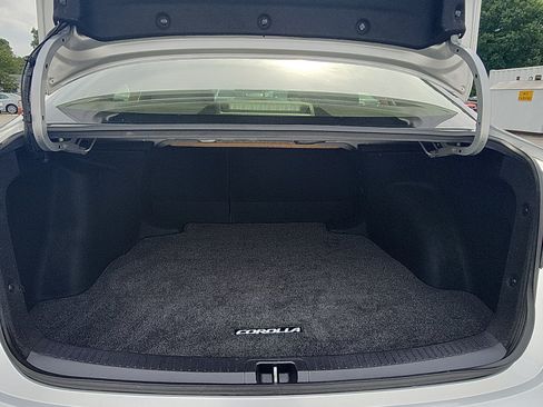 Used 2022 Toyota Corolla SE w/ Carpet Mat Package (TMS) FWD image 25