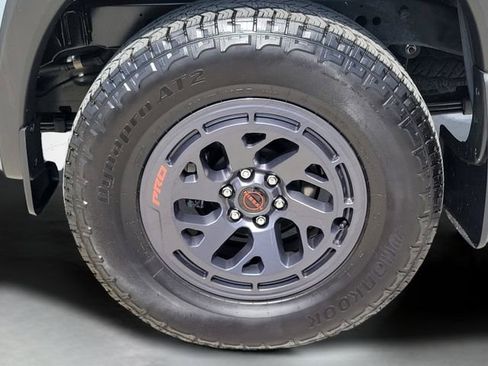 Used 2025 Nissan Frontier PRO-4X w/ Pro Convenience Package image 7