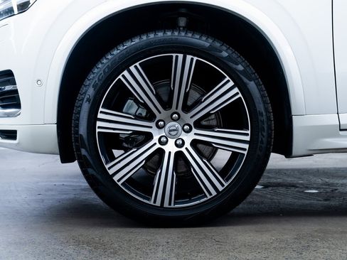 Used 2025 Volvo XC90 T8 Plus image 7
