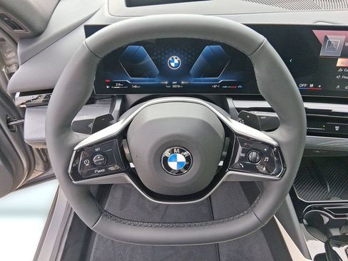 Used 2026 BMW 530i w/ Premium Package RWD image 18