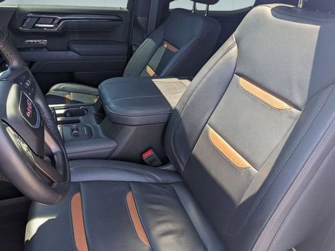 Used 2025 GMC Sierra 1500 AT4 w/ AT4 Premium Package AWD/4WD image 12