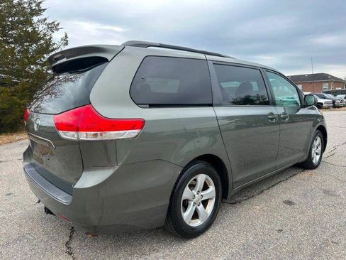 Used 2011 Toyota Sienna LE w/ Towing Pkg FWD image 6
