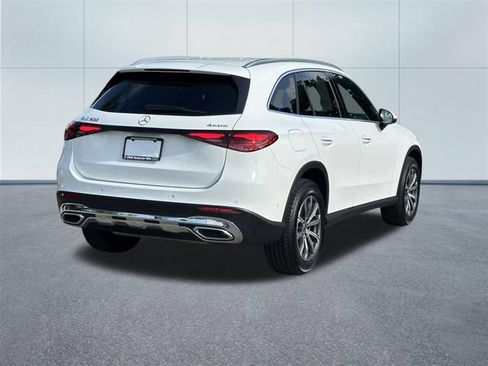Used 2025 Mercedes-Benz GLC 300 4MATIC image 5