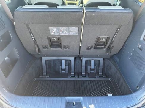 Used 2025 Kia Carnival SX Prestige image 18