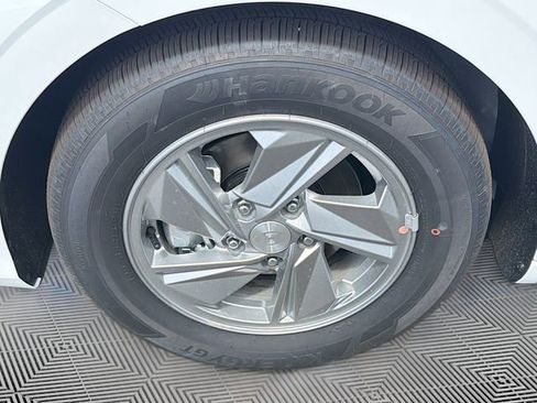 New 2026 Hyundai Elantra SE FWD image 28